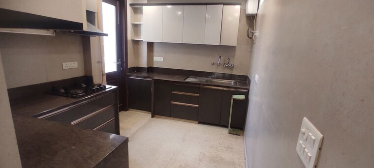 Kitchen, safdarjung enclave 3.5 Bedroom 2550 Sq.Ft. Apartment In Safdarjung Enclave Delhi 10128642