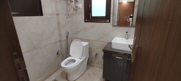 Bathroom in 3.5 BHK Apartment at Safdarjung Enclave – for Rent