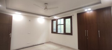 Room in 3.5 BHK Apartment at Safdarjung Enclave – for Rent