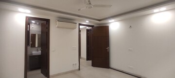 Room in 3.5 BHK Apartment at Safdarjung Enclave – for Rent