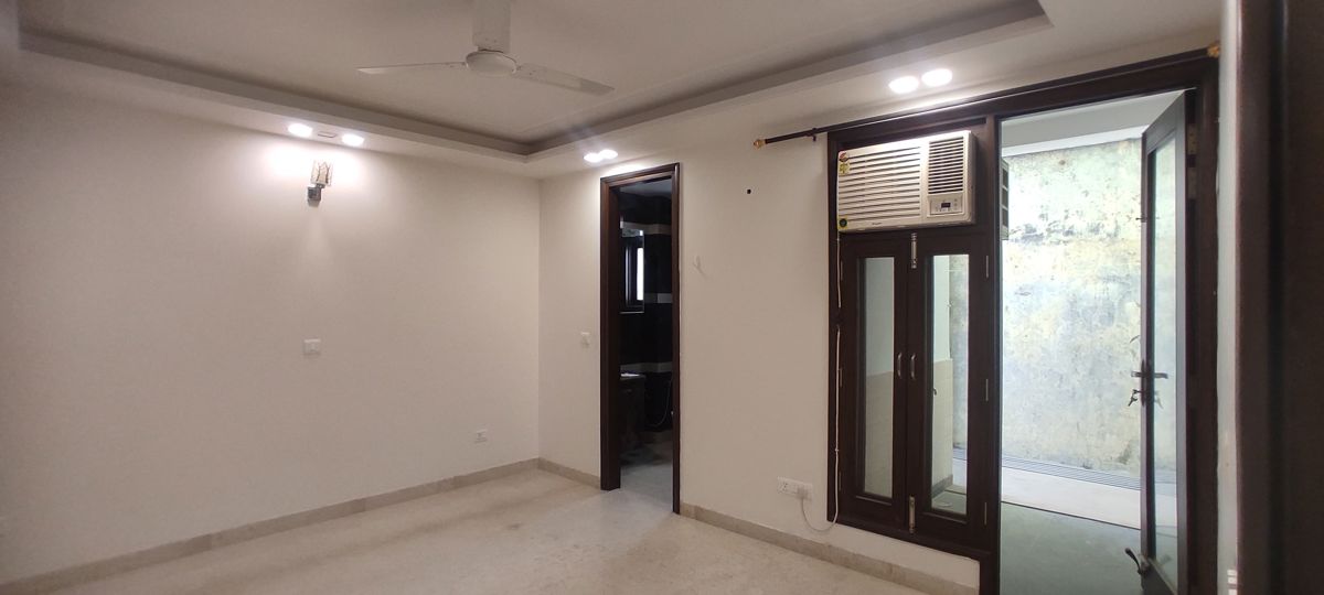 3.5 BHK + Pooja Room,Servant Room,Study Room,Extra Room Apartment For Rent in Safdarjung Enclave