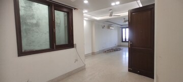 Room in 3.5 BHK Apartment at Safdarjung Enclave – for Rent