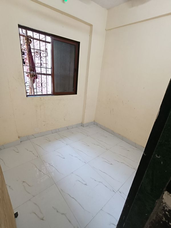 1 Rk  300 Sq.Ft. Apartment in Manik Moti Varsova