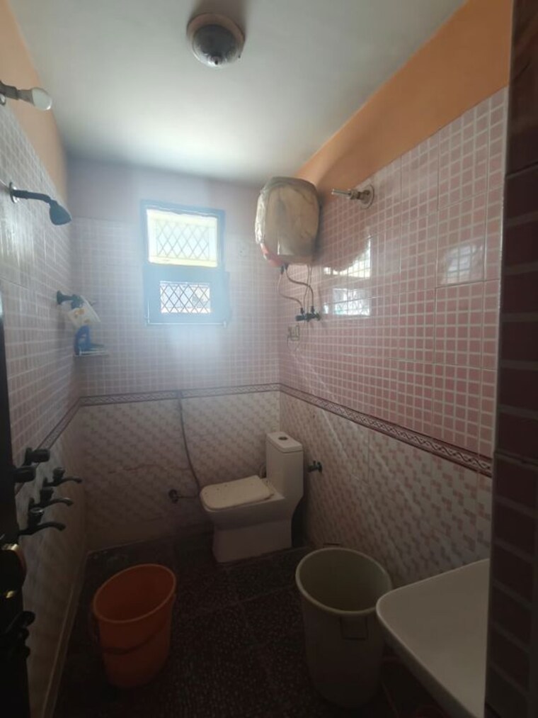 Bathroom, ip colony 3 Bedroom 2250 Sq.Ft. Builder Floor In Ip Colony Faridabad 9355252