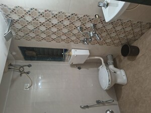 Master Bedroom in 1 BHK Apartment at Kurla East – for Rent