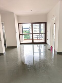 2 BHK Apartment For Sale in Centreo 