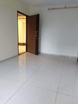 Room in 1 BHK Apartment at Chandak 34 Park Estate, Goregaon West – for Rent