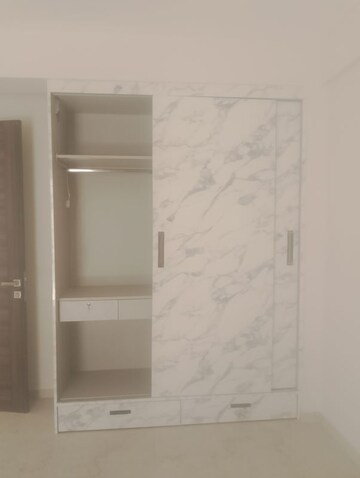 Room in 3.5 BHK Apartment at M3M Soulitude, Sector 89 – for Rent