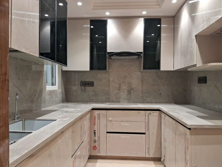 Kitchen, east of kailash 3 Bedroom 1000 Sq.Ft. Builder Floor In East Of Kailash Delhi 10128709