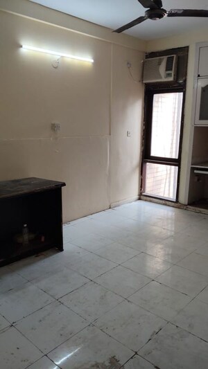 Room in 2 BHK Apartment at Shahpur Jat – for Sale