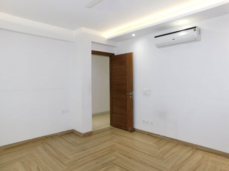 Room, shahpur jat 2 Bedroom 100 Sq.Yd. Apartment In Shahpur Jat Delhi 10128715