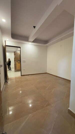 Room in 2 BHK Apartment at Palm Residency Chhatarpur, Chattarpur – for Rent