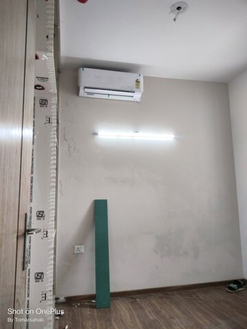 Furnished Amenities in 2.5 BHK Apartment at The Center Court, Sector 88a – for Rent