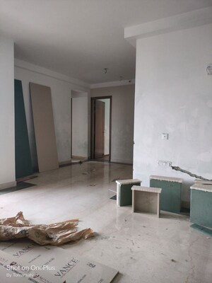 Room in 2.5 BHK Apartment at The Center Court, Sector 88a – for Rent