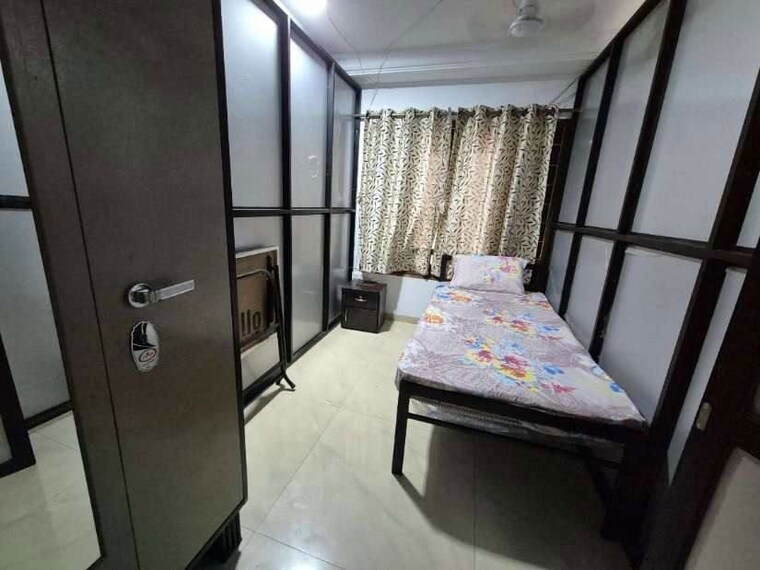 Room, borivali east Pg For Boys & Girls In Borivali East 10128743