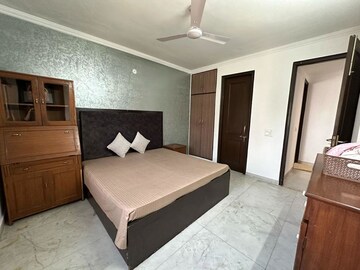 Bedroom in 3 BHK Builder Floor at Chittaranjan Park – for Rent