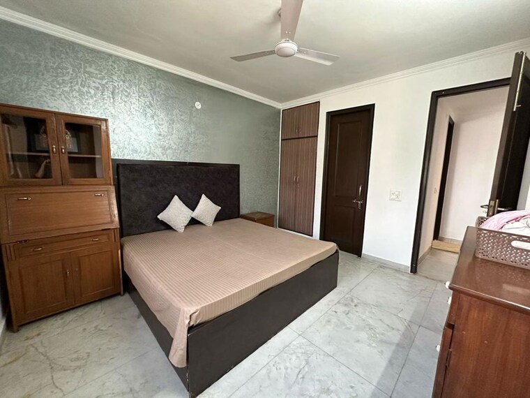Bedroom, chittaranjan park 3 Bedroom 1200 Sq.Ft. Builder Floor In Chittaranjan Park Delhi 10128746