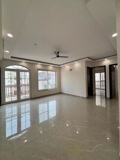 3 BHK + Pooja Room Builder Floor For Rent in Ardee City