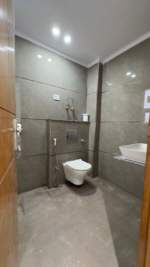 Bathroom in 2 BHK Apartment at Palm Residency Chhatarpur, Chattarpur – for Rent