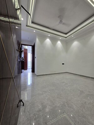 Room in 1 BHK Apartment at Palm Residency Chhatarpur, Chattarpur – for Rent