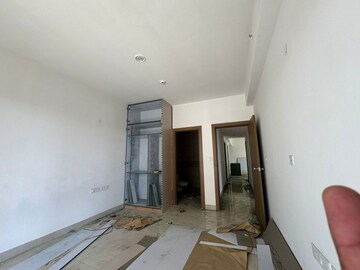 Room in 3.5 BHK Apartment at ATS Marigold, Sector 89a – for Rent