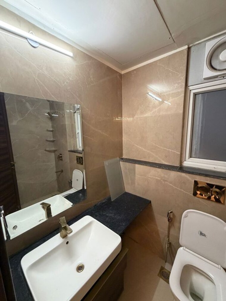 Master Bedroom, smart-world-orchard 3 Bedroom 1680 Sq.Ft. Apartment In Sector 61 Gurgaon 10128759