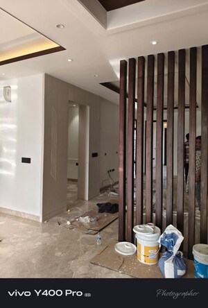 Building Lobby in 4 BHK Builder Floor at Unitech Deerwood Chase, Nirvana Country – for Rent