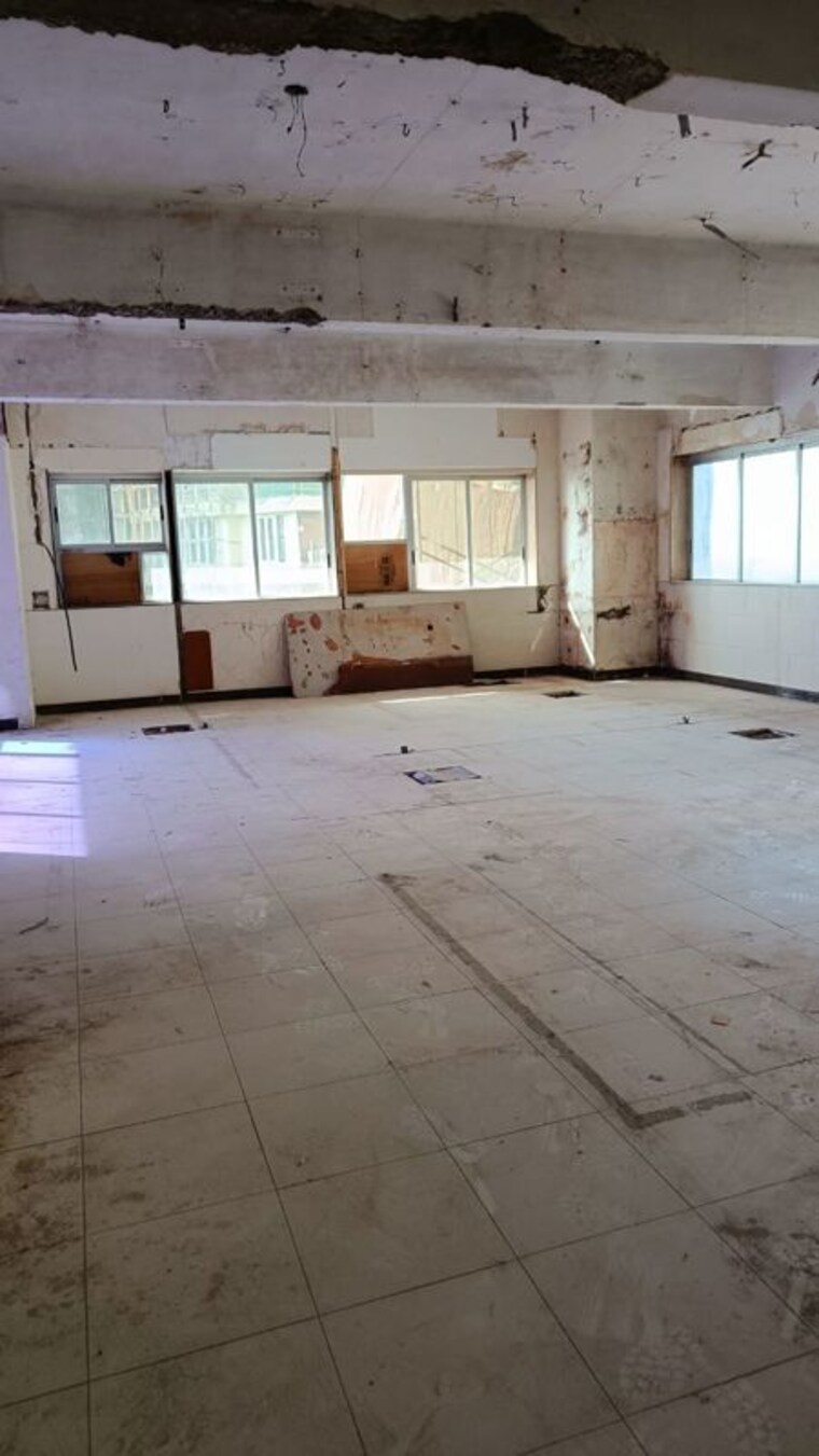  Parking, cuffe parade Commercial Office Space 7060 Sq.Ft. In Cuffe Parade Mumbai 10128776