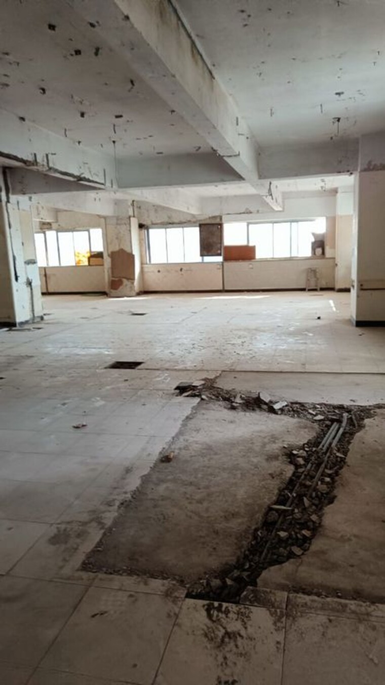 Room, cuffe parade Commercial Office Space 7060 Sq.Ft. In Cuffe Parade Mumbai 10128776