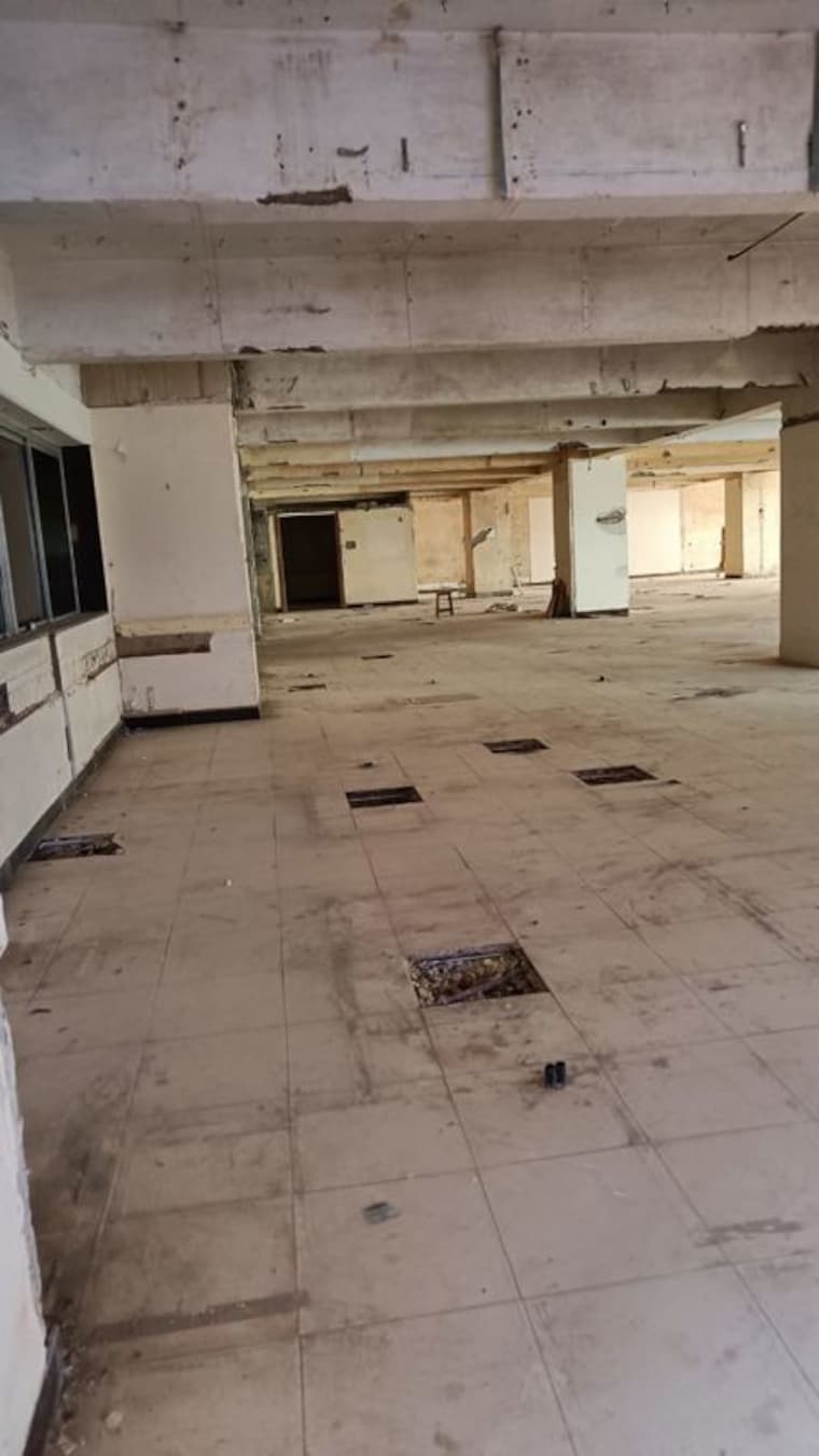  Parking, cuffe parade Commercial Office Space 7060 Sq.Ft. In Cuffe Parade Mumbai 10128776