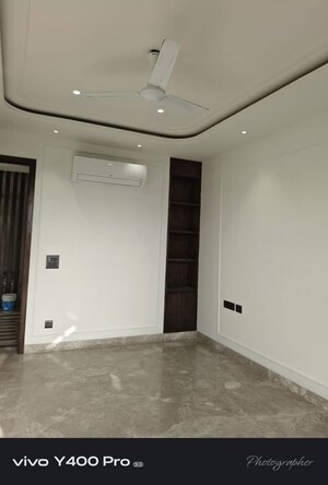 Building Lobby in 4 BHK Builder Floor at Unitech Deerwood Chase, Nirvana Country – for Rent