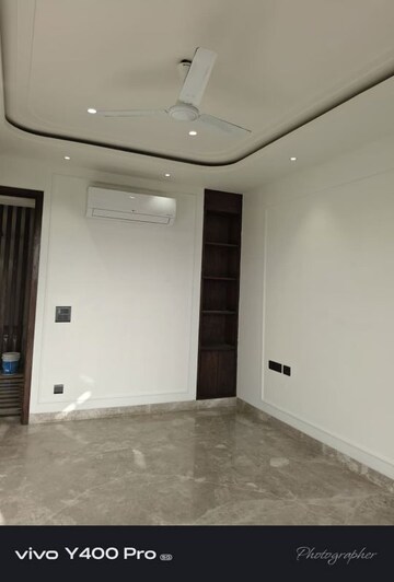 Building Lobby in 4 BHK Builder Floor at Unitech Deerwood Chase, Nirvana Country – for Rent