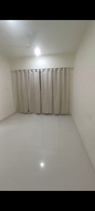Room in 3 BHK Apartment at Jai Bharat Apartment, Andheri West – for Rent