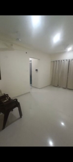Room in 3 BHK Apartment at Jai Bharat Apartment, Andheri West – for Rent