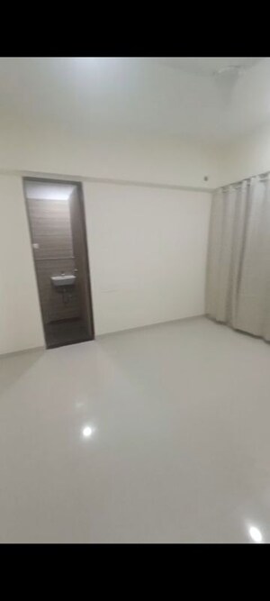 Room in 3 BHK Apartment at Jai Bharat Apartment, Andheri West – for Rent