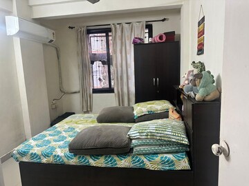 Bedroom in 2.5 BHK Apartment at Ratnagar CHS, Andheri West – for Rent