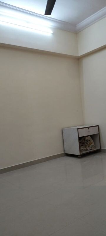 Furnished Amenities in 2.5 BHK Apartment at Ratnagar CHS, Andheri West – for Rent