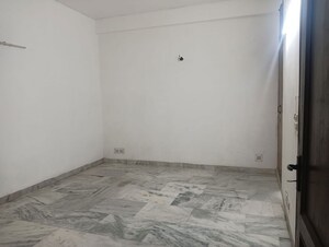 Room in 3 BHK Builder Floor at Malviya Nagar – for Rent