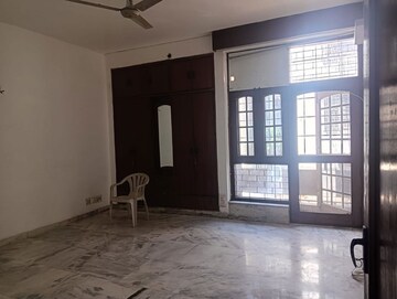 Room in 3 BHK Builder Floor at Malviya Nagar – for Rent