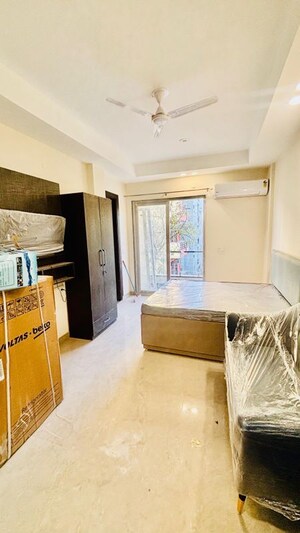 Living Room in 1 RK Builder Floor at Saurabh Niwas, Sector 40 – for Rent