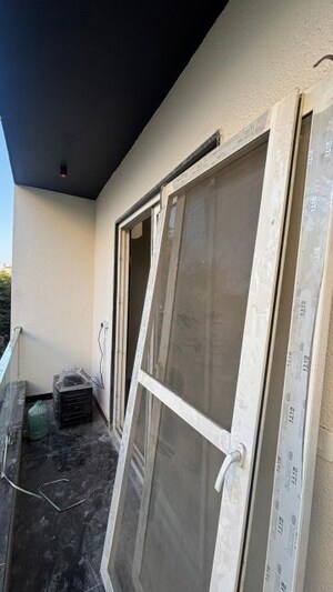 Building Lobby in 1 RK Builder Floor at Saurabh Niwas, Sector 40 – for Rent