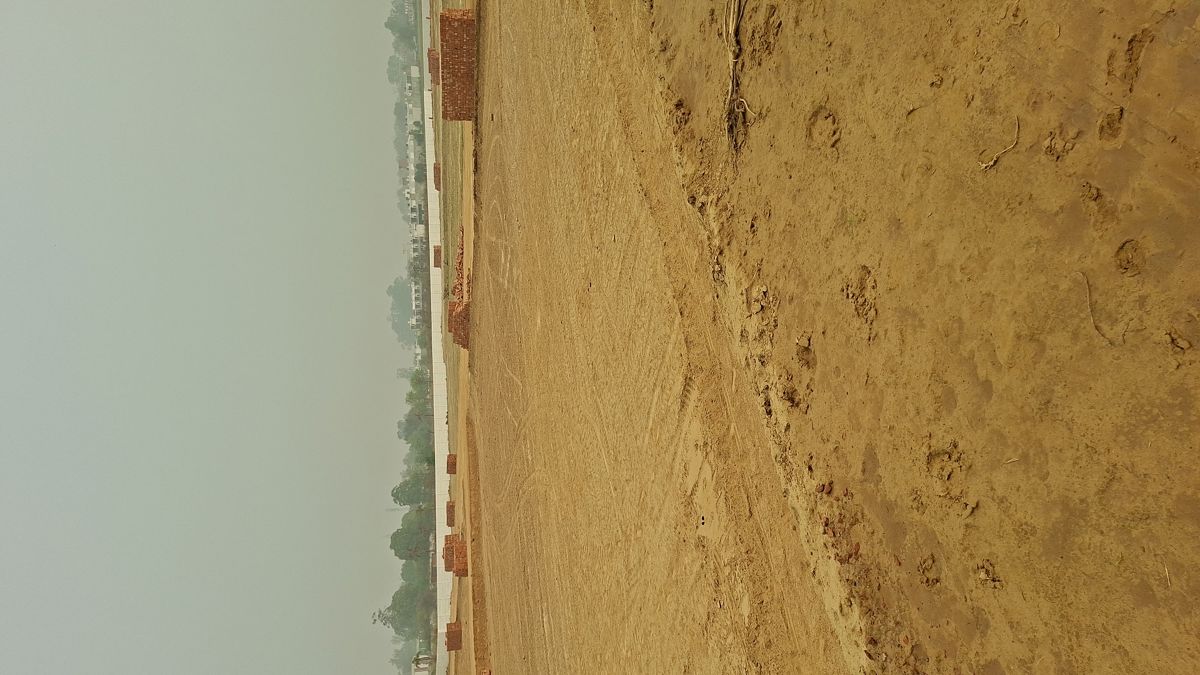 Plot For Sale in Safedabad