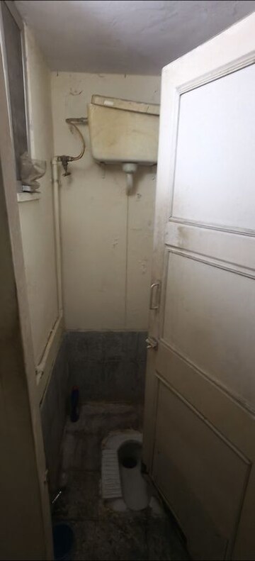 Furnished Amenities in 1 RK Apartment at MHB Colony, Kandivali West – for Rent