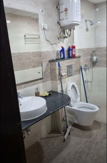 Bathroom in 3 BHK Apartment at Shalimar Emerald, Butler Colony – for Rent