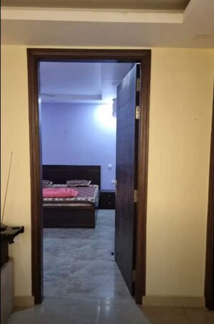 Bathroom in 3 BHK Apartment at Shalimar Emerald, Butler Colony – for Rent