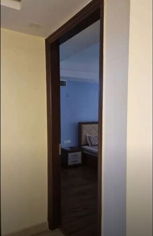 Furnished Amenities in 3 BHK Apartment at Shalimar Emerald, Butler Colony – for Rent