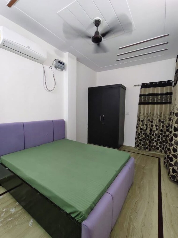 Bedroom, saurabh-niwas 1 RK 300 Sq.Ft. Builder Floor In Sector 40 Gurgaon 10128837