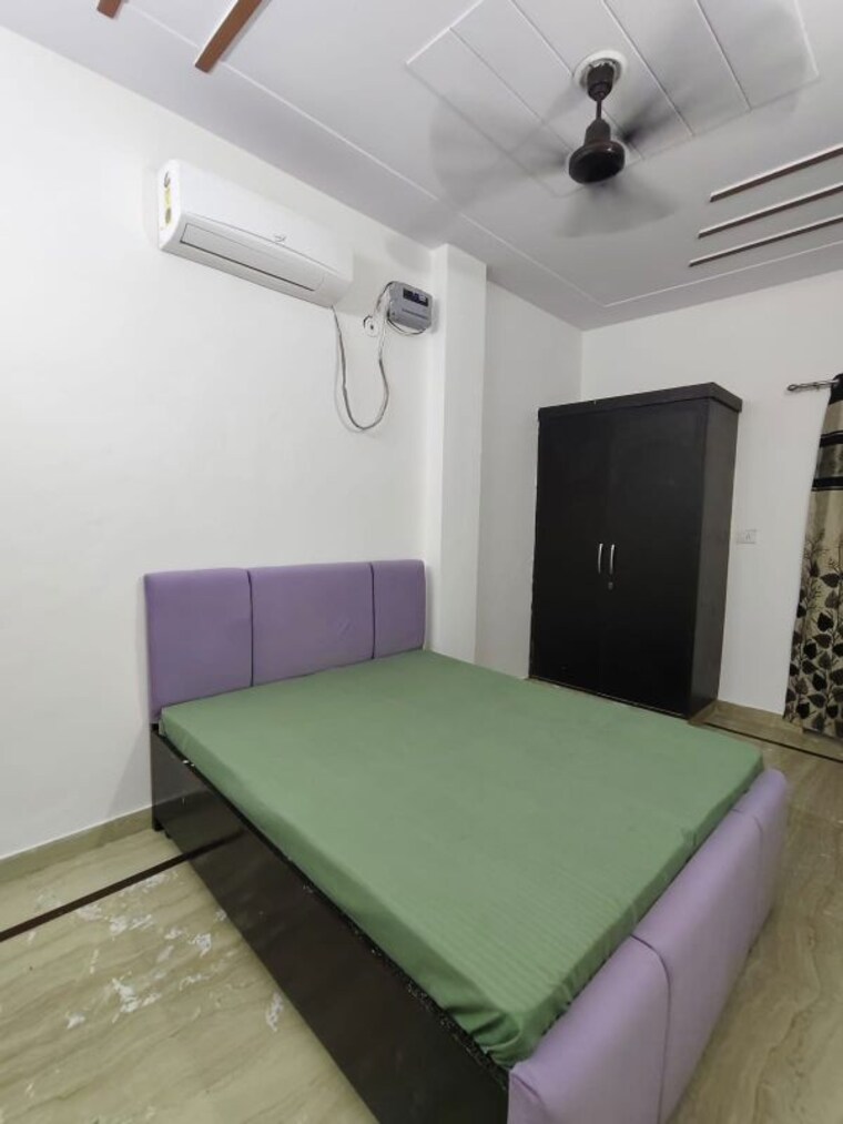 Bedroom, saurabh-niwas 1 RK 300 Sq.Ft. Builder Floor In Sector 40 Gurgaon 10128837