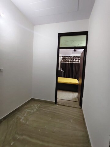 Room in 1 RK Builder Floor at Saurabh Niwas, Sector 40 – for Rent