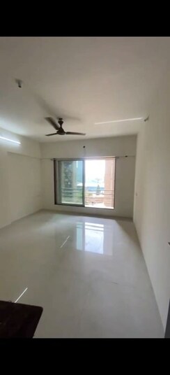2 BHK + Servant Room Apartment For Rent in Gurukrupa Marina Enclave